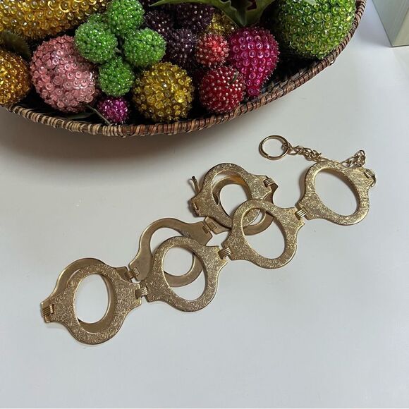Chunky Oversized Vintage 1970s Groovy Embossed Egyptian Revival Chain Link Belt - Picture 12 of 16